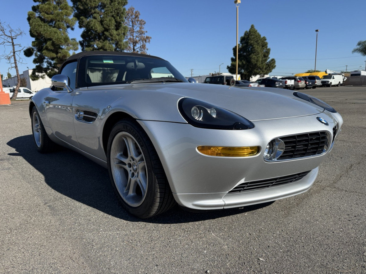 Used 2003 BMW Z8 image 3