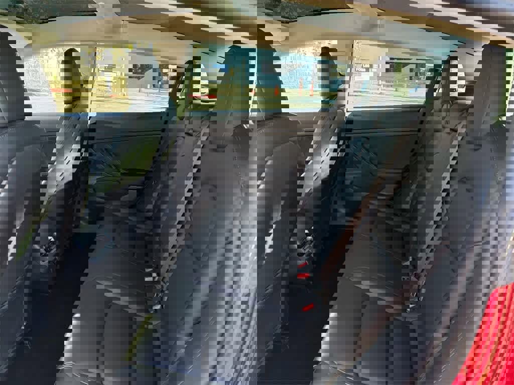 Used 2020 Tesla Model 3 Standard Range Plus image 30