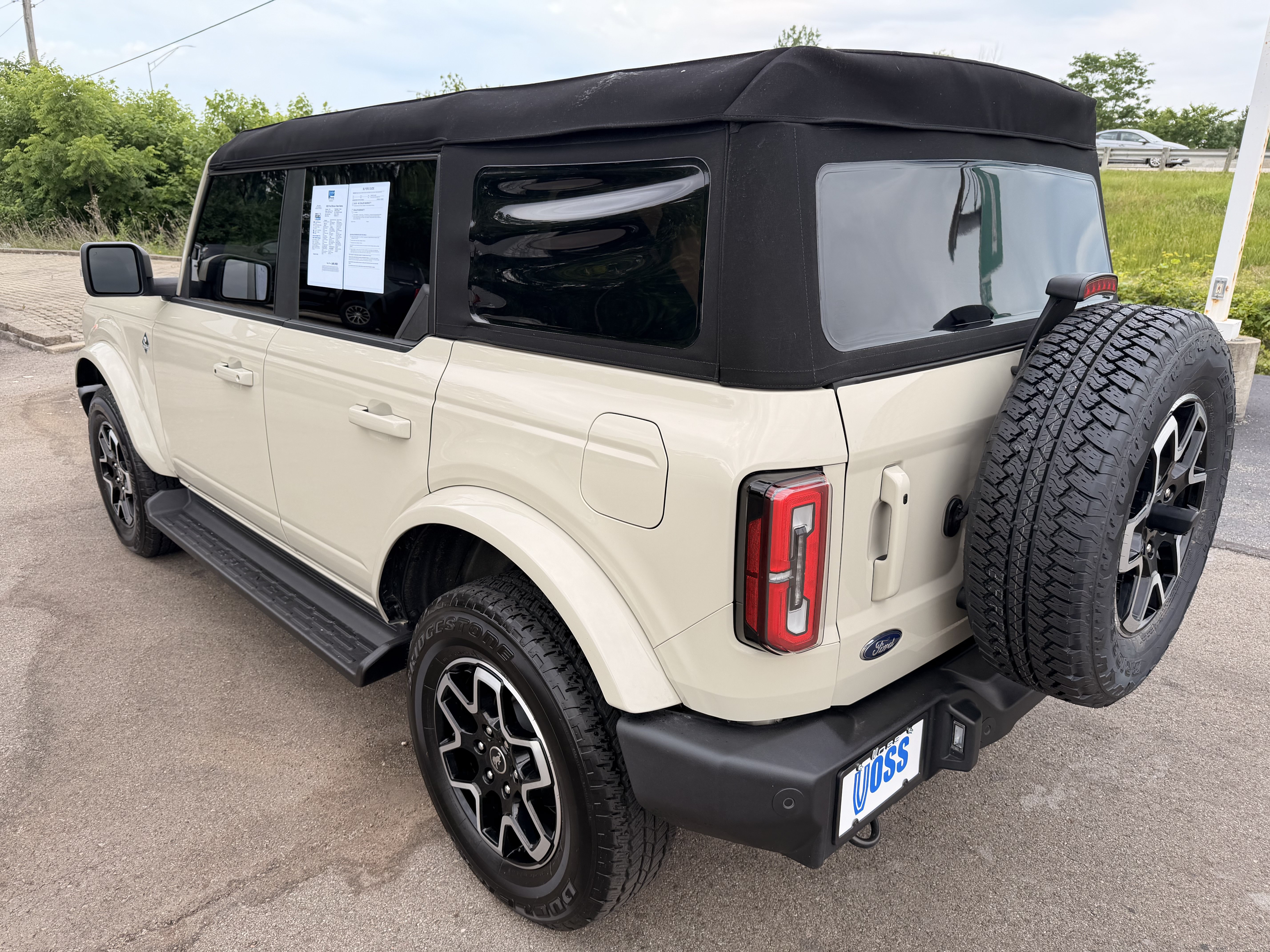 Used 2025 Ford Bronco Outer Banks AWD/4WD image 5