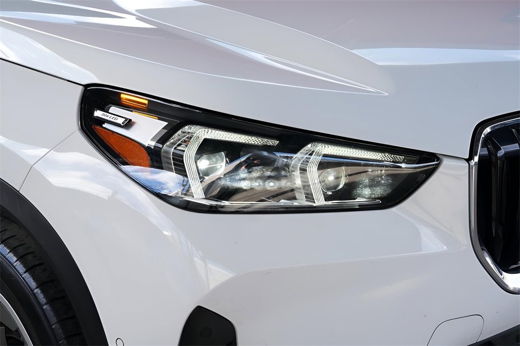 Used 2023 BMW X1 xDrive28i image 11