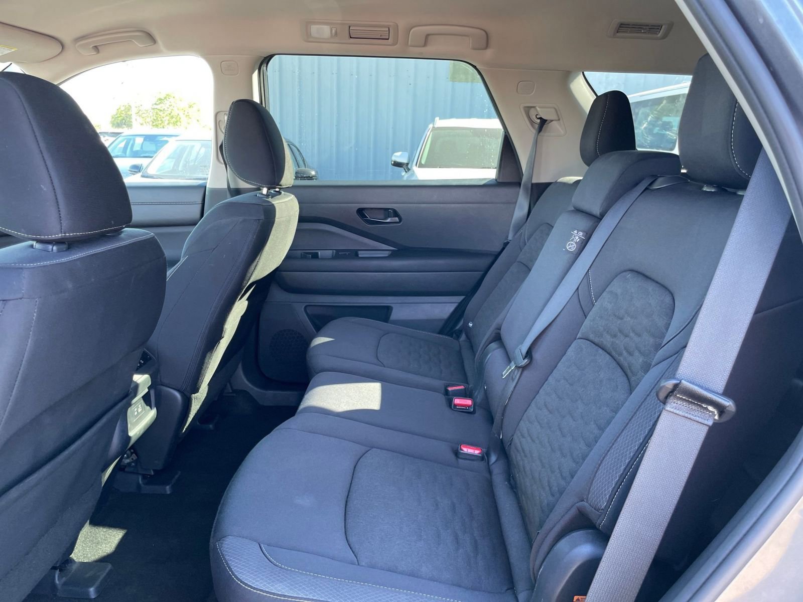 Used 2025 Nissan Pathfinder SV AWD/4WD image 28