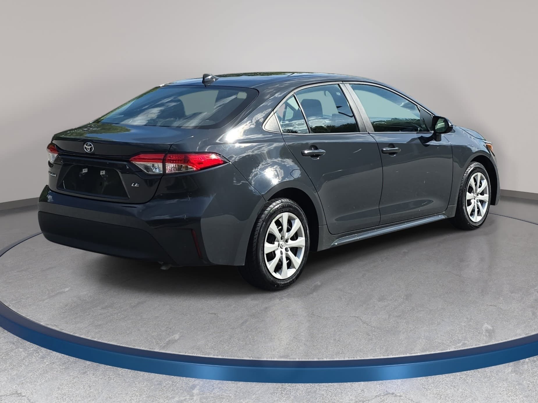 Used 2024 Toyota Corolla LE FWD image 5