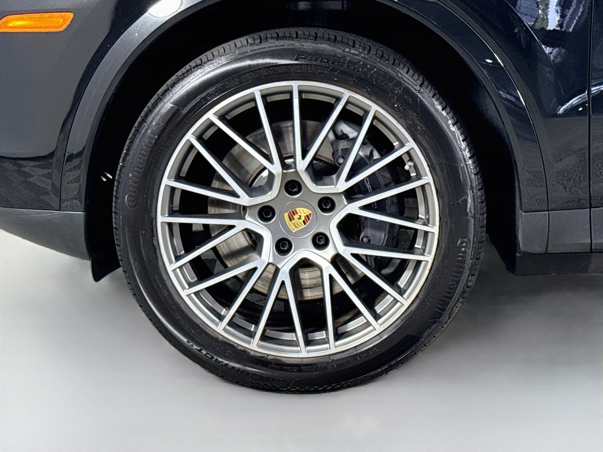 Used 2023 Porsche Cayenne Platinum Edition AWD/4WD image 38
