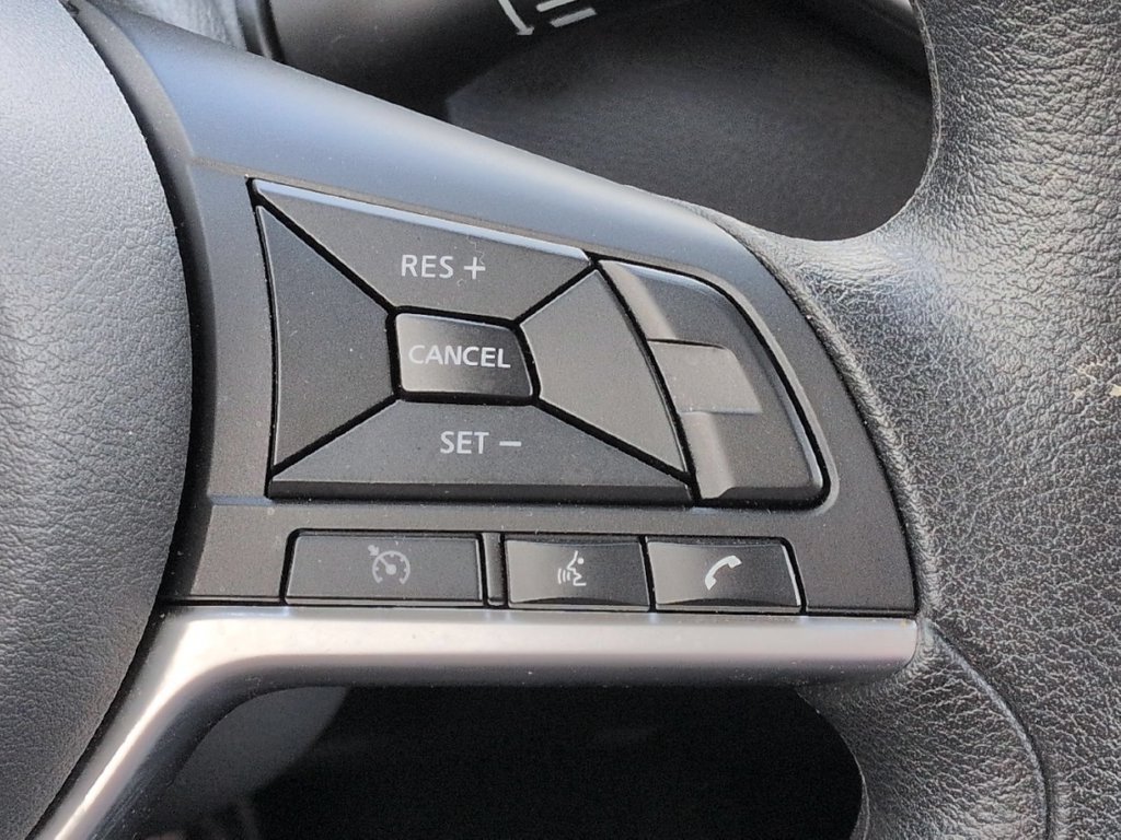 Used 2025 Nissan Altima 2.5 SV FWD image 21