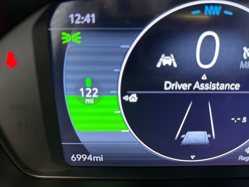 Used 2023 Chevrolet Bolt EUV LT w/ Comfort Package image 11