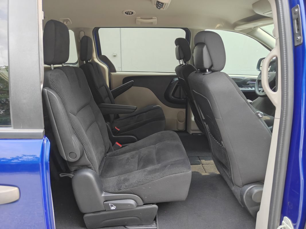 Used 2019 Dodge Grand Caravan SE w/ UConnect Hands-Free Group FWD image 24
