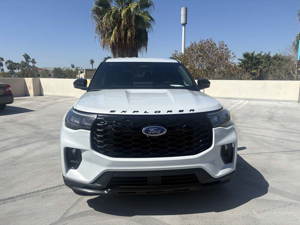 Used 2026 Ford Explorer ST-Line w/ ST-Line Street Pack RWD image 39