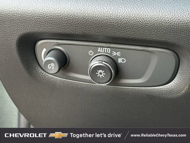 Used 2022 Chevrolet Traverse LT FWD image 25