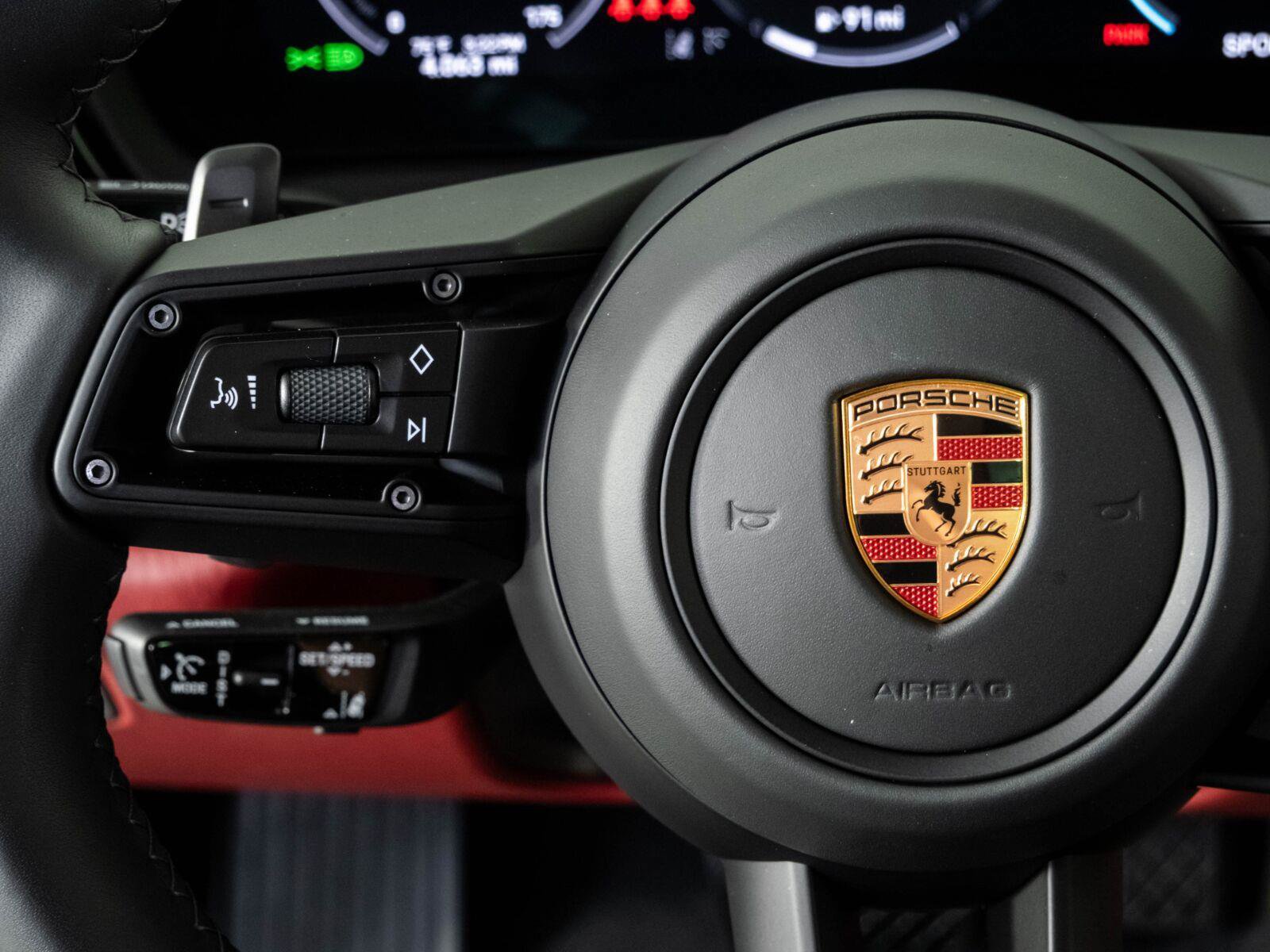Certified 2026 Porsche Cayenne AWD/4WD image 10