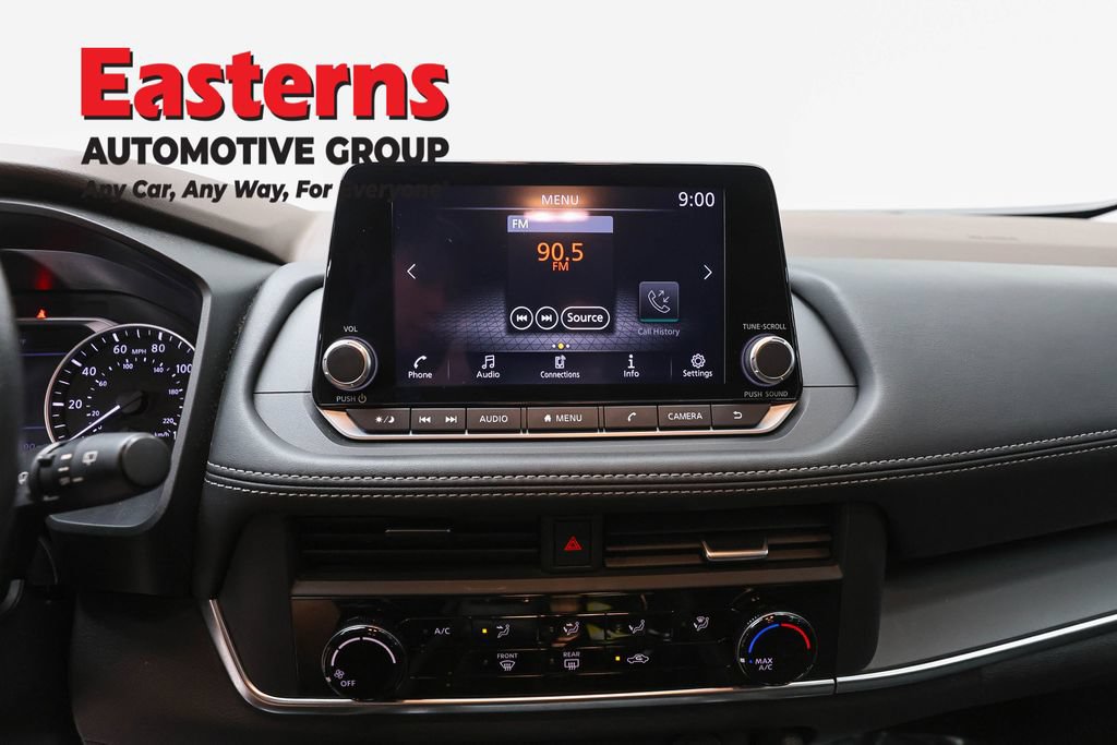 Used 2023 Nissan Rogue S AWD/4WD image 12