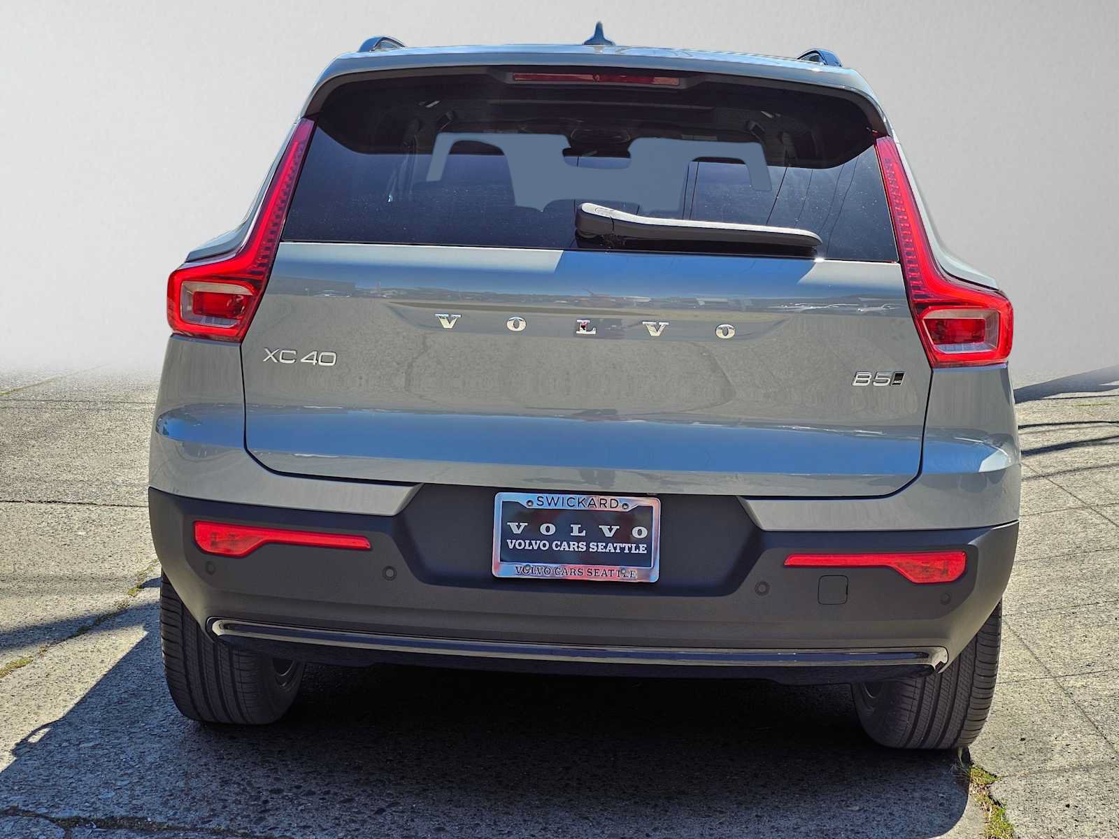 New 2026 Volvo XC40 B5 Plus w/ Protection Package Premier AWD/4WD image 4