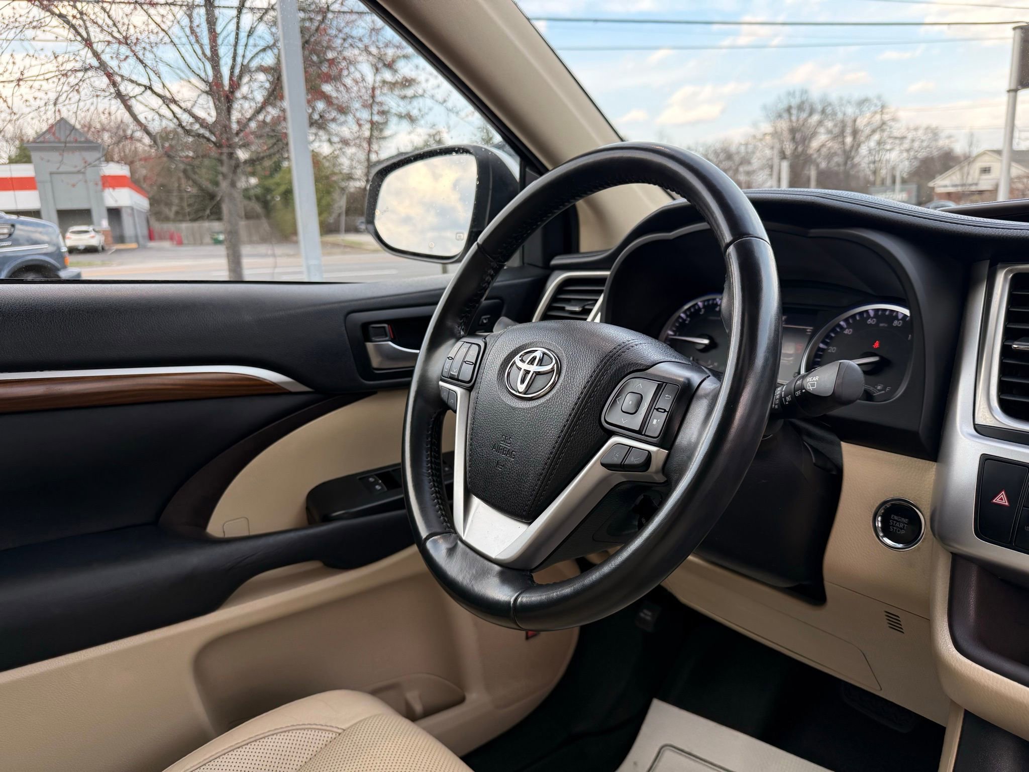 Used 2019 Toyota Highlander Limited AWD/4WD image 24
