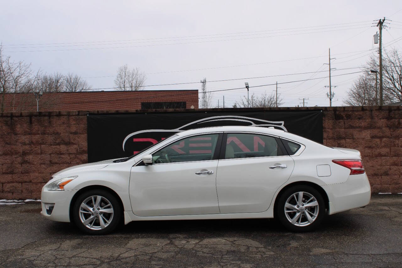 Used 2013 Nissan Altima 2.5 SV w/ 2.5SV Convenience Pkg FWD image 3