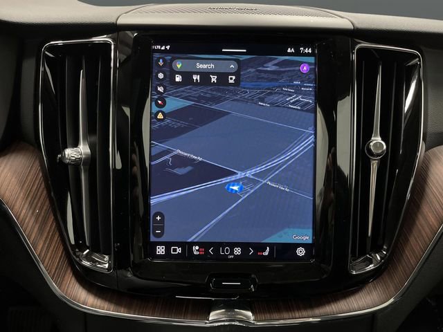 Used 2024 Volvo XC60 B5 Plus w/ Climate Package image 10