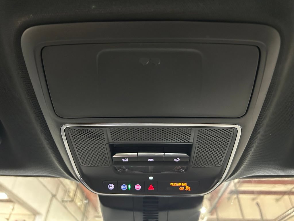 New 2026 Chevrolet Traverse RS w/ LPO, Floor Liner Package AWD/4WD image 39