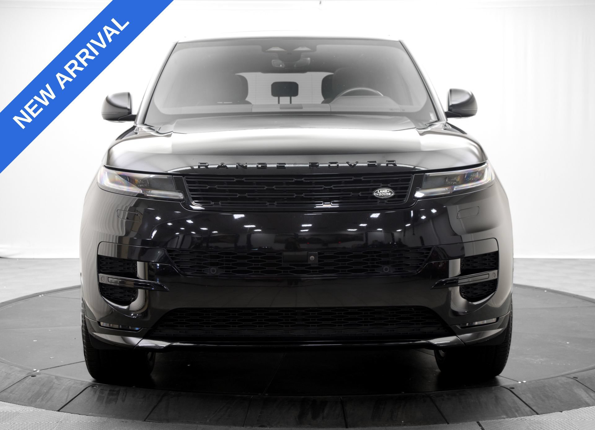 Used 2024 Land Rover Range Rover Sport Dynamic SE AWD/4WD image 2