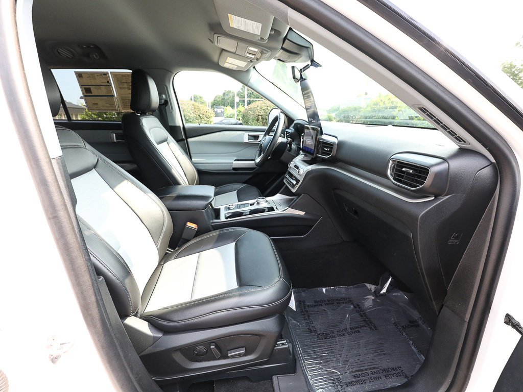 Certified 2024 Ford Explorer XLT w/ Equipment Group 202A AWD/4WD image 22