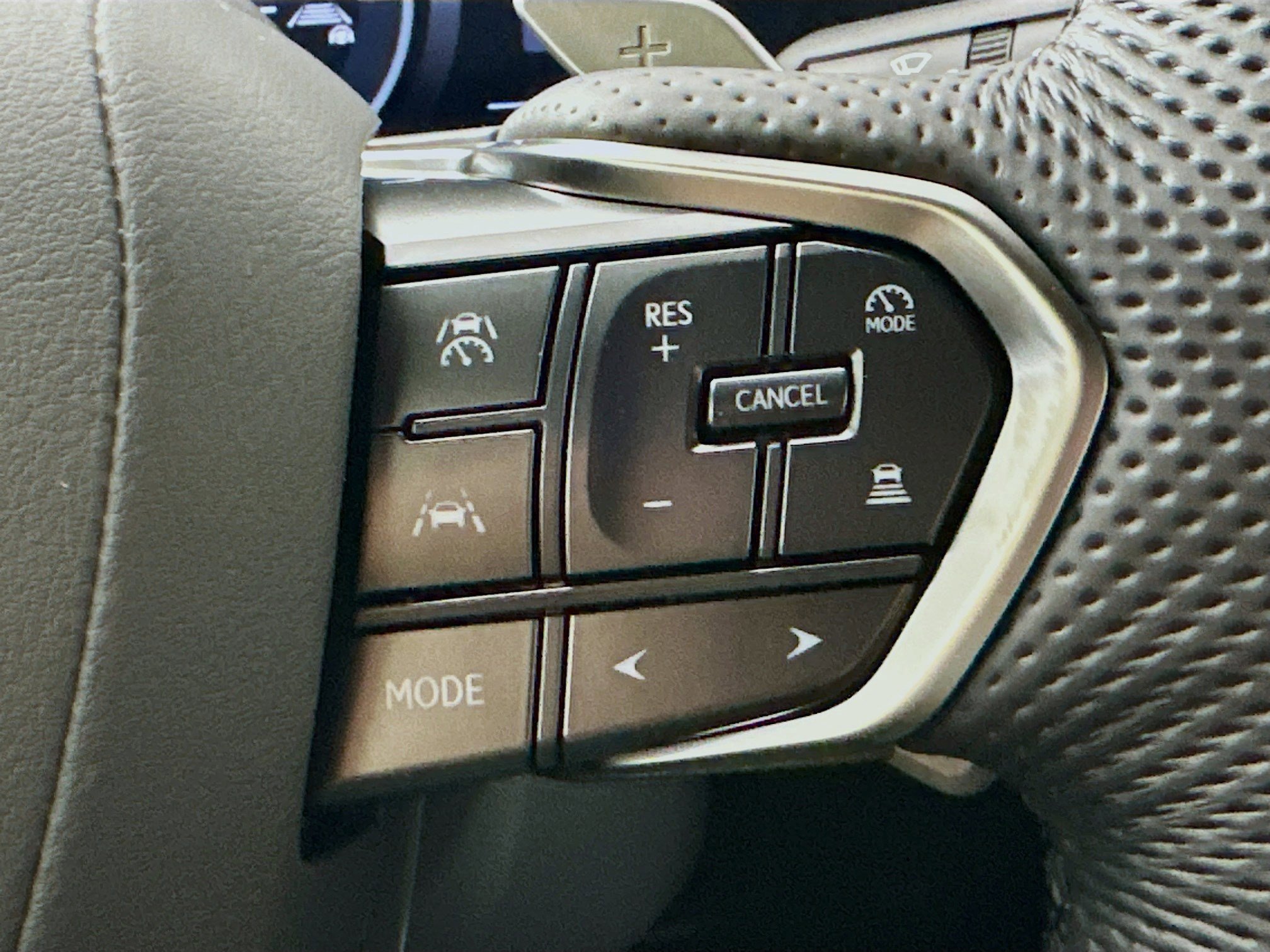 New 2026 Lexus TX 500h AWD image 23