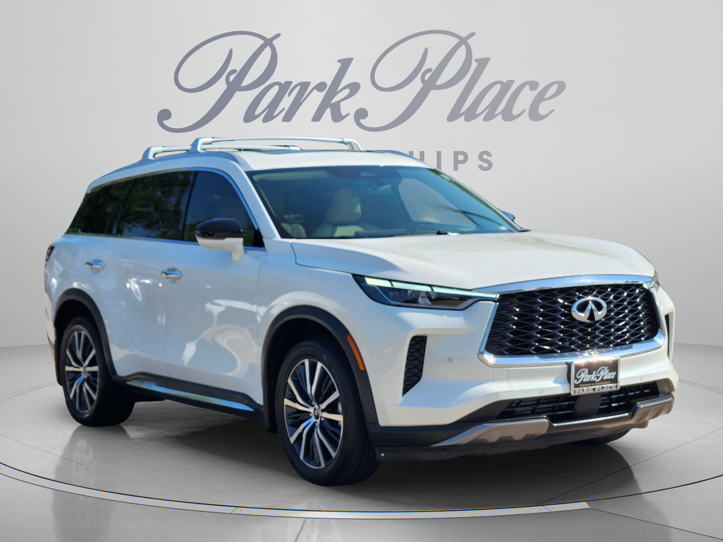 Used 2025 INFINITI QX60 Sensory w/ Vision Package AWD/4WD image 4