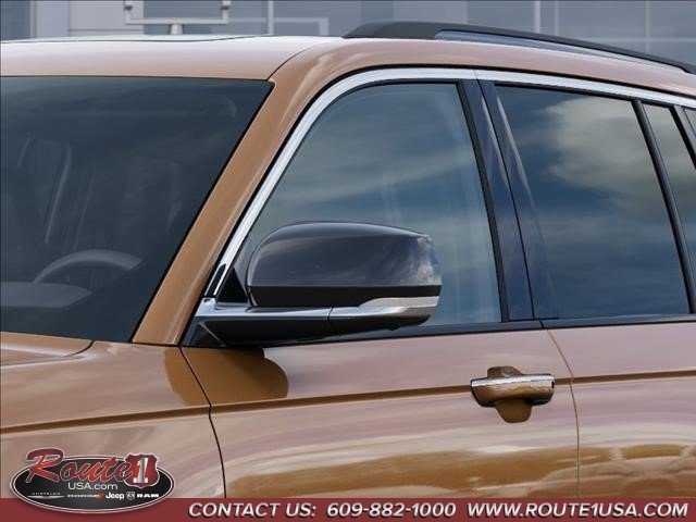 New 2026 Jeep Grand Cherokee Limited w/ Luxury Tech Group II AWD/4WD image 13