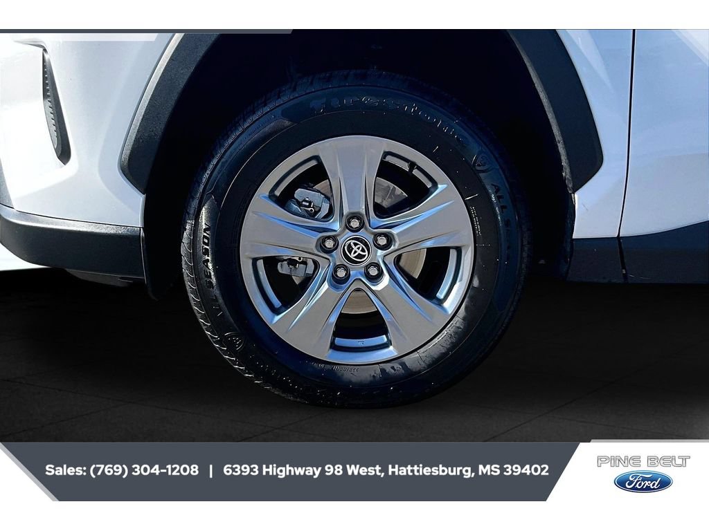 Used 2024 Toyota RAV4 XLE FWD image 7