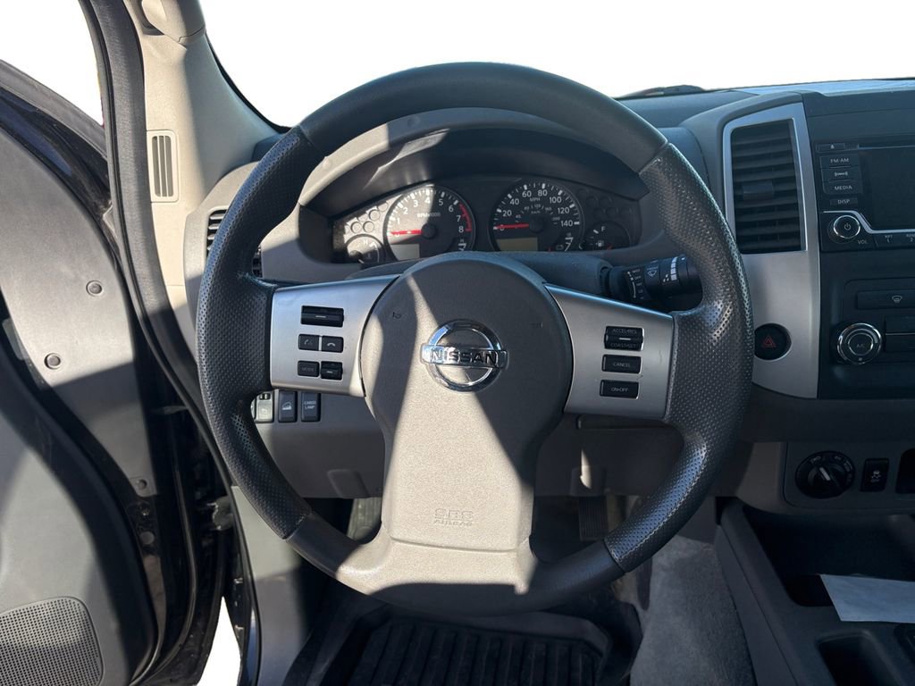 Used 2016 Nissan Frontier SV image 12
