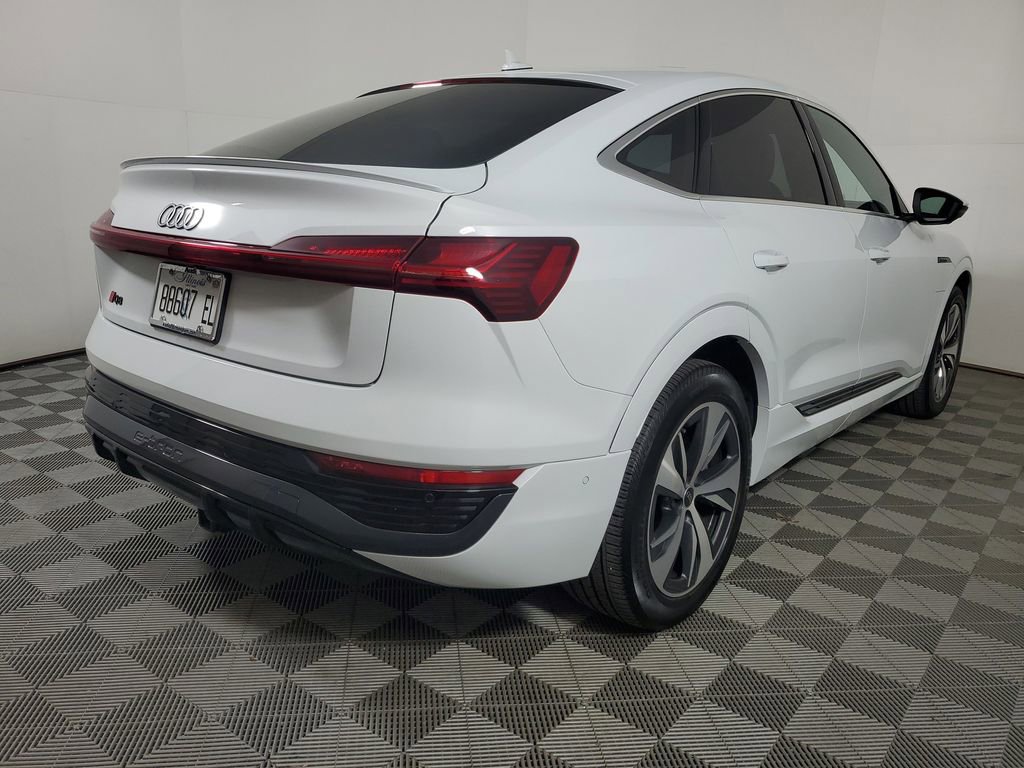 Used 2024 Audi Q8 e-tron Premium Plus w/ Premium Plus Package AWD/4WD image 6