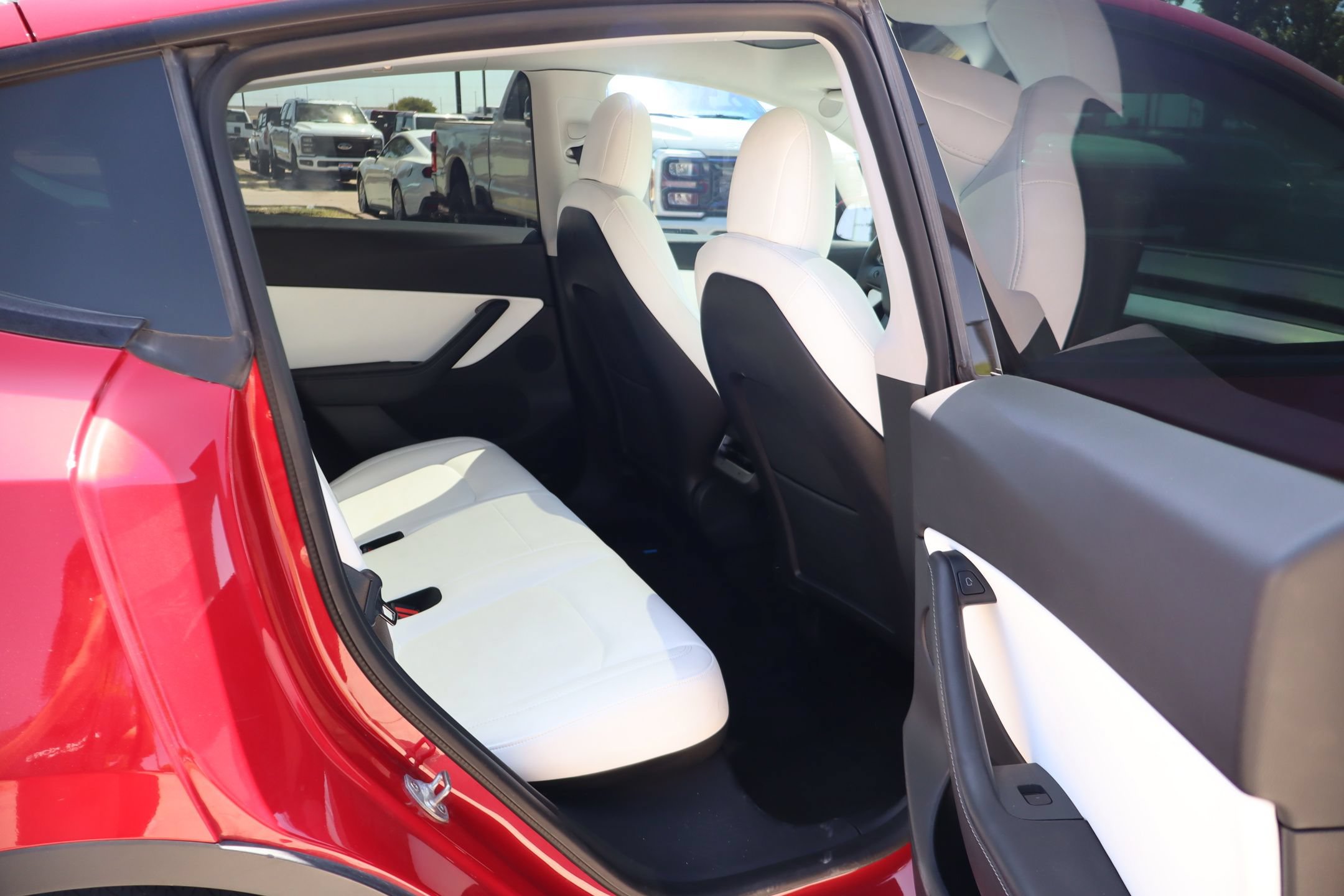 Used 2021 Tesla Model Y Long Range AWD/4WD image 25