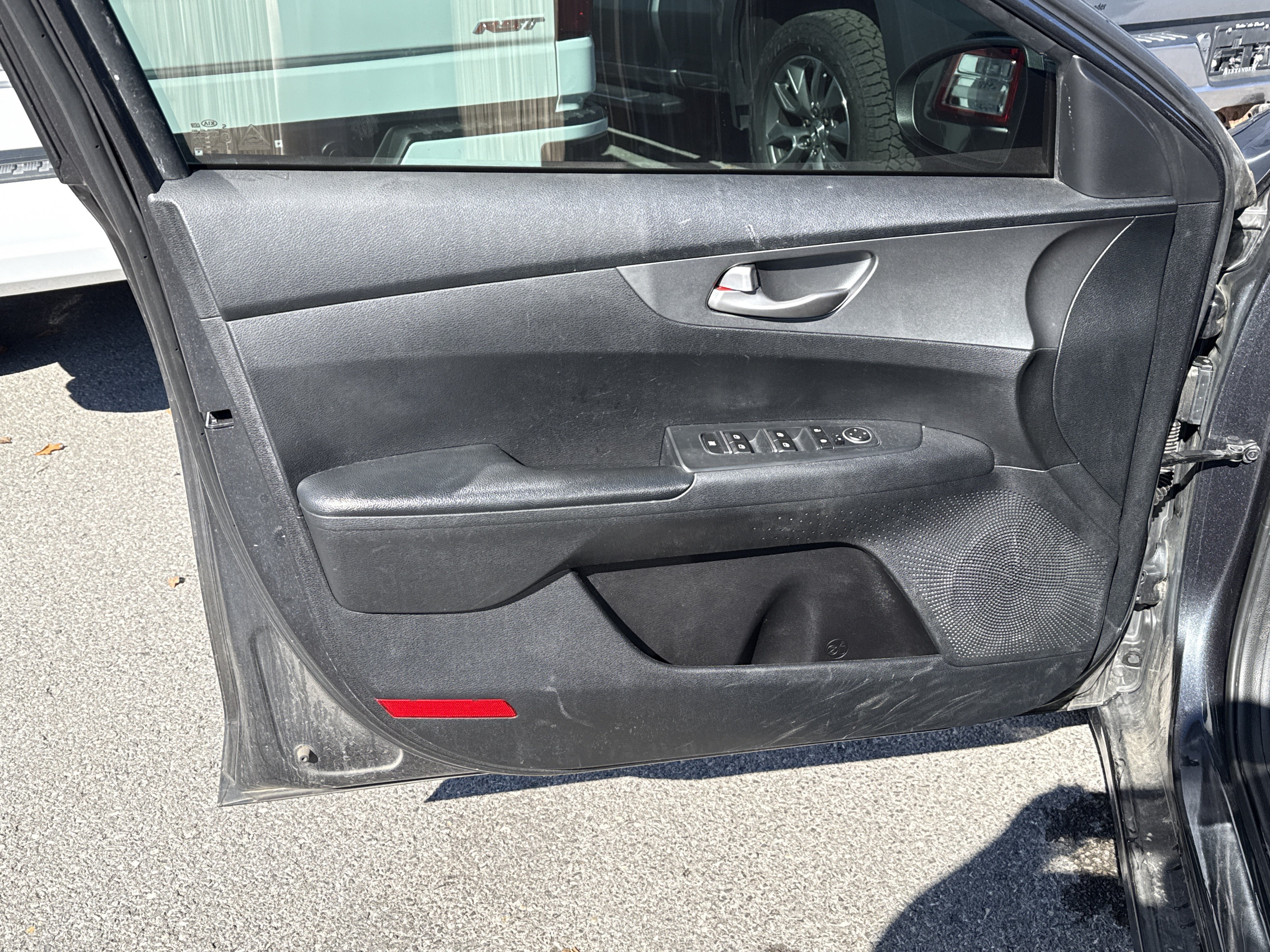 Used 2019 Kia Forte LXS FWD image 15