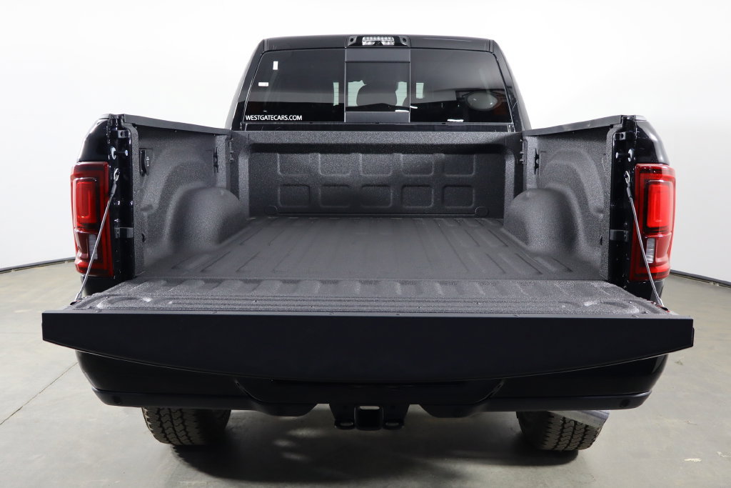 New 2026 RAM 2500 Laramie AWD/4WD image 17