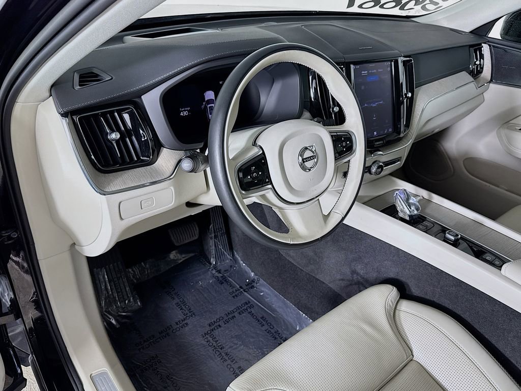 Used 2023 Volvo XC60 B5 Ultimate w/ Climate Package image 9