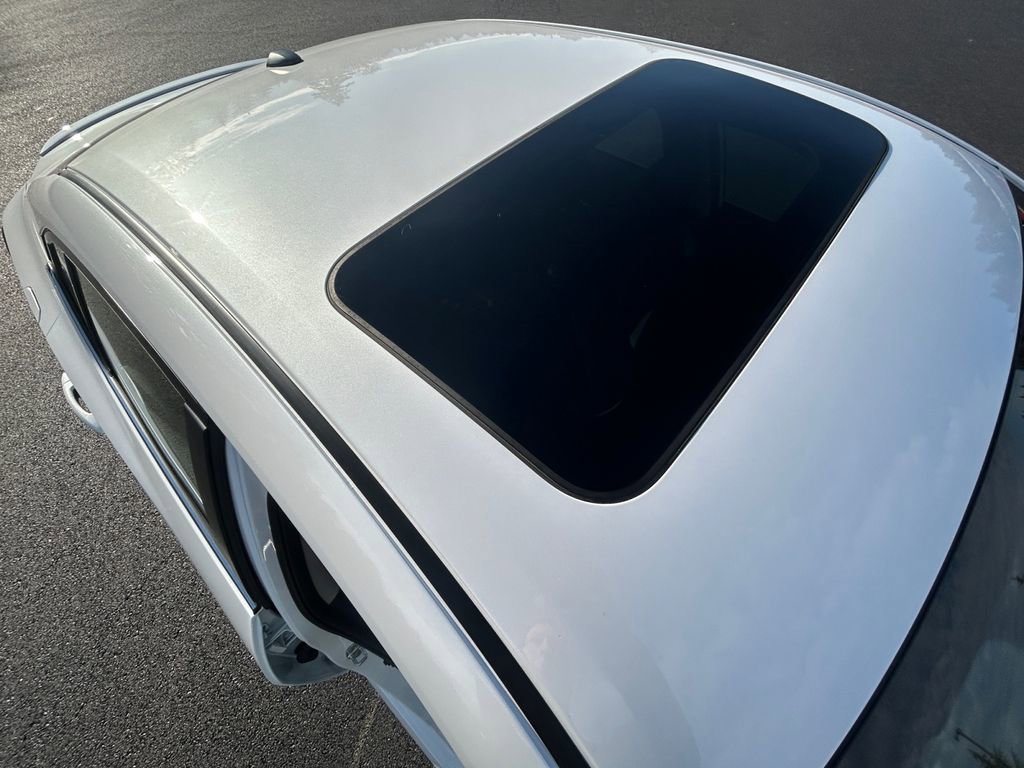 Used 2023 Nissan Sentra SR w/ SR Premium Package image 28