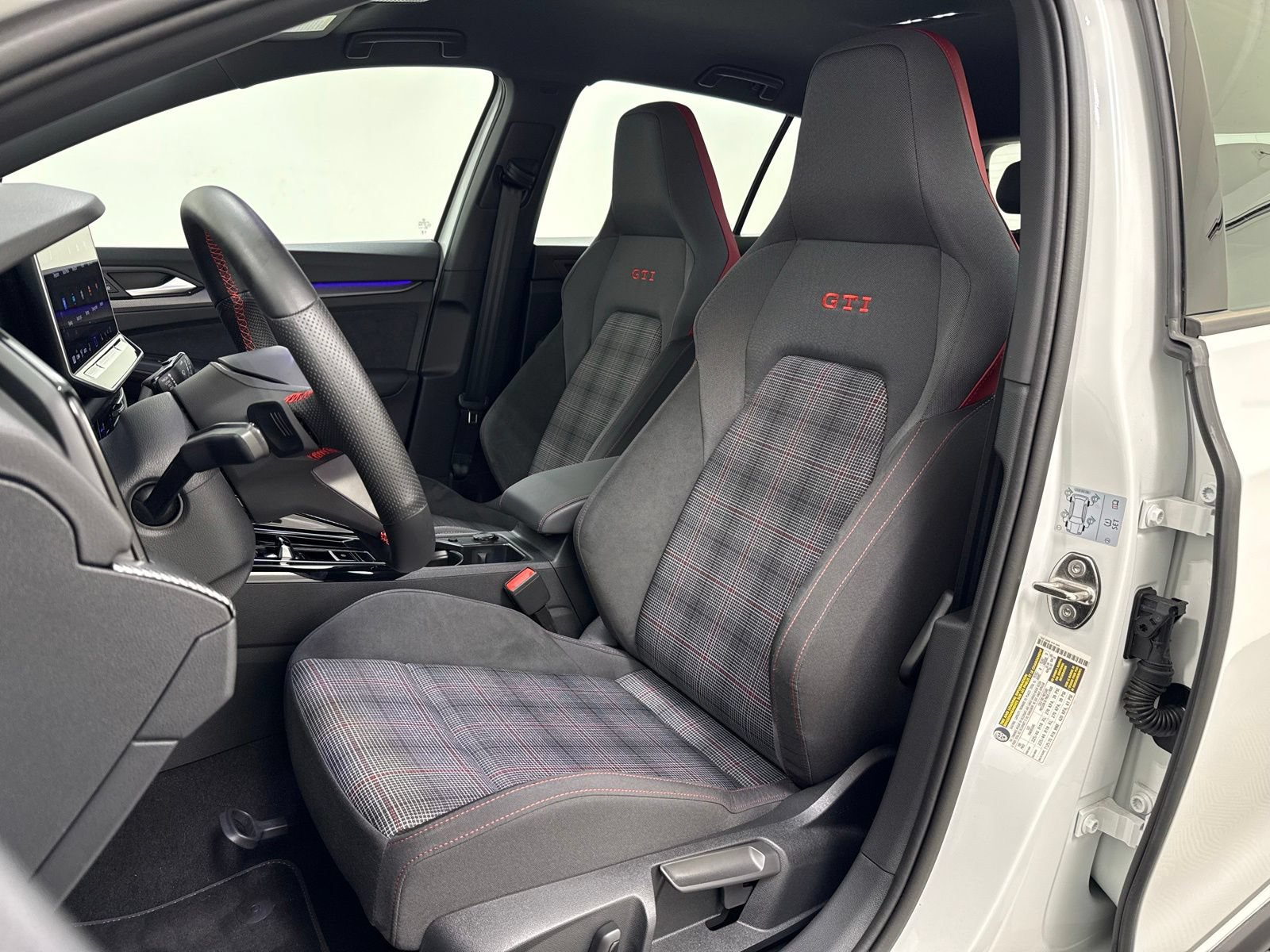 Used 2025 Volkswagen GTI 2.0T FWD image 15