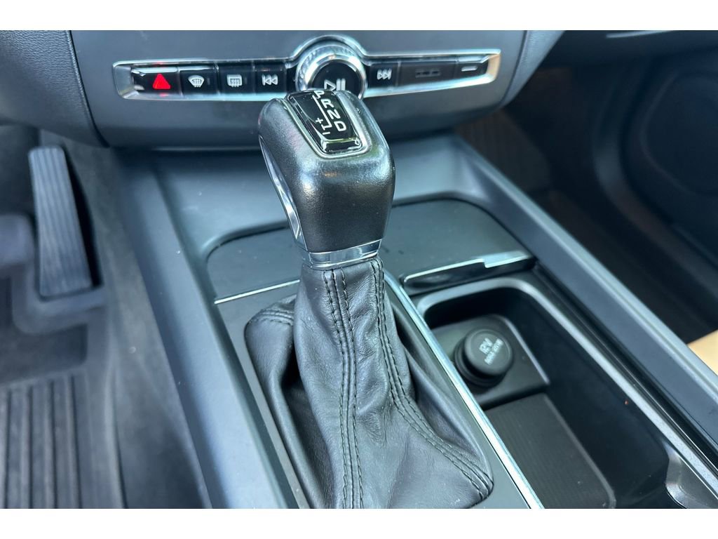 Used 2018 Volvo XC60 T5 Momentum image 23