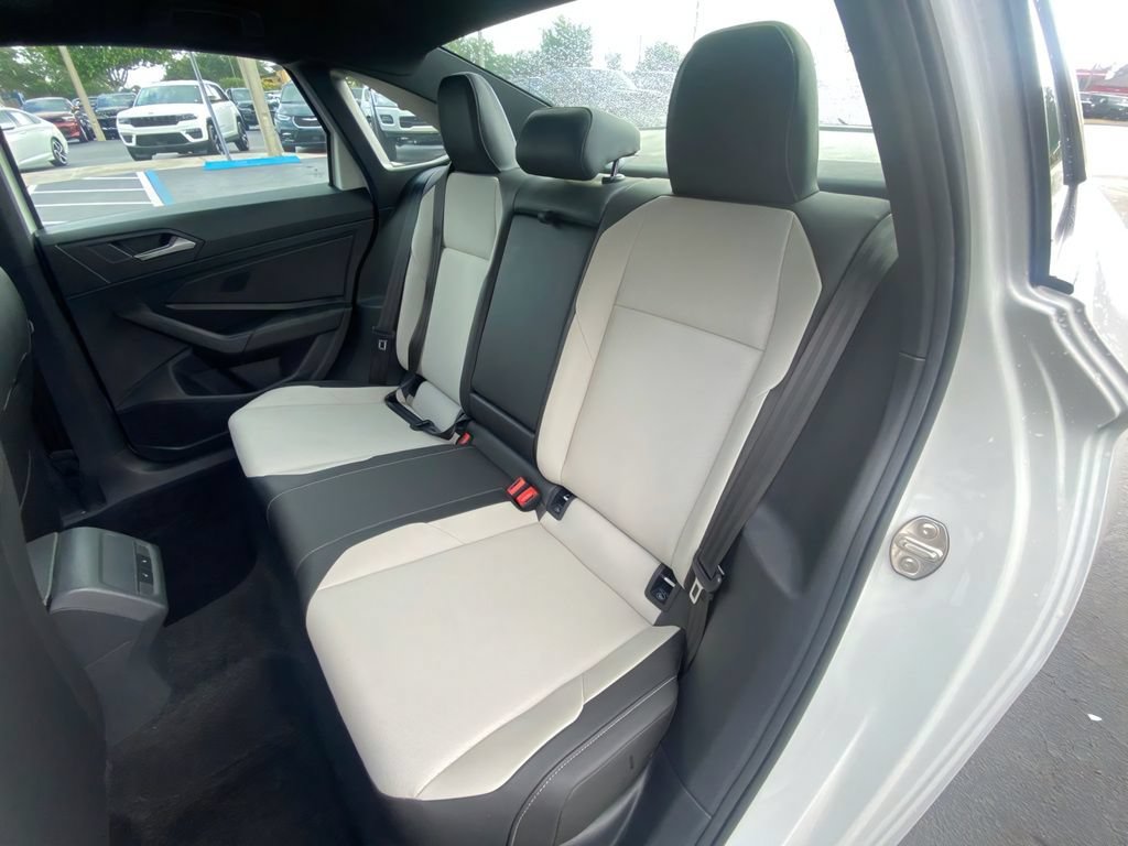 Used 2021 Volkswagen Jetta R-Line w/ R-Line Cold Weather Package FWD image 26