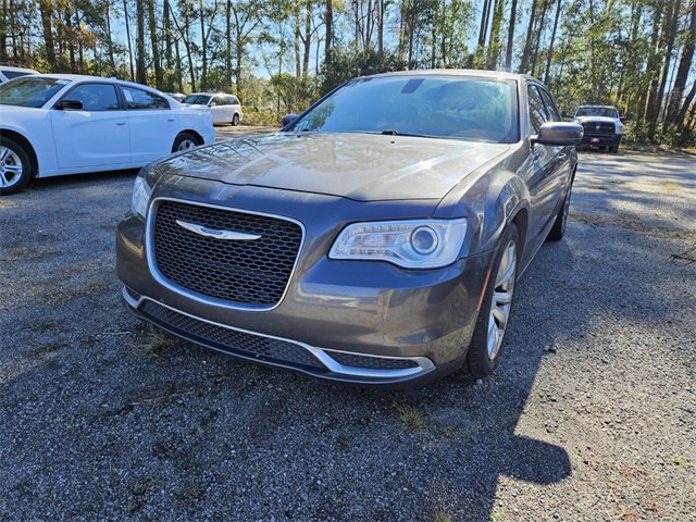 Used 2019 Chrysler 300 Touring L w/ Quick Order Package 22F image 2