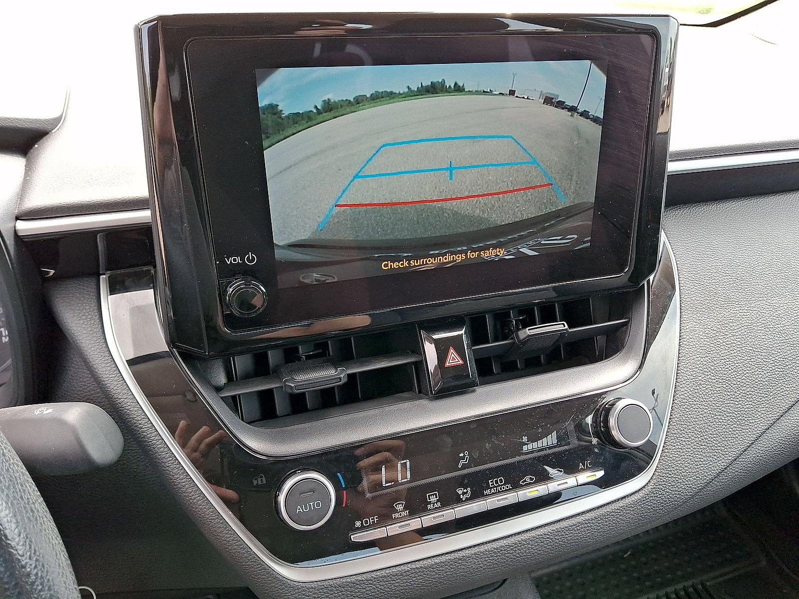 Used 2024 Toyota Corolla LE FWD image 15