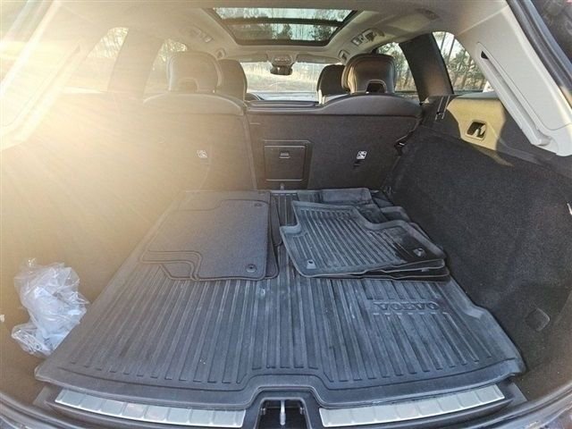 Used 2023 Volvo XC60 B5 Core FWD image 5