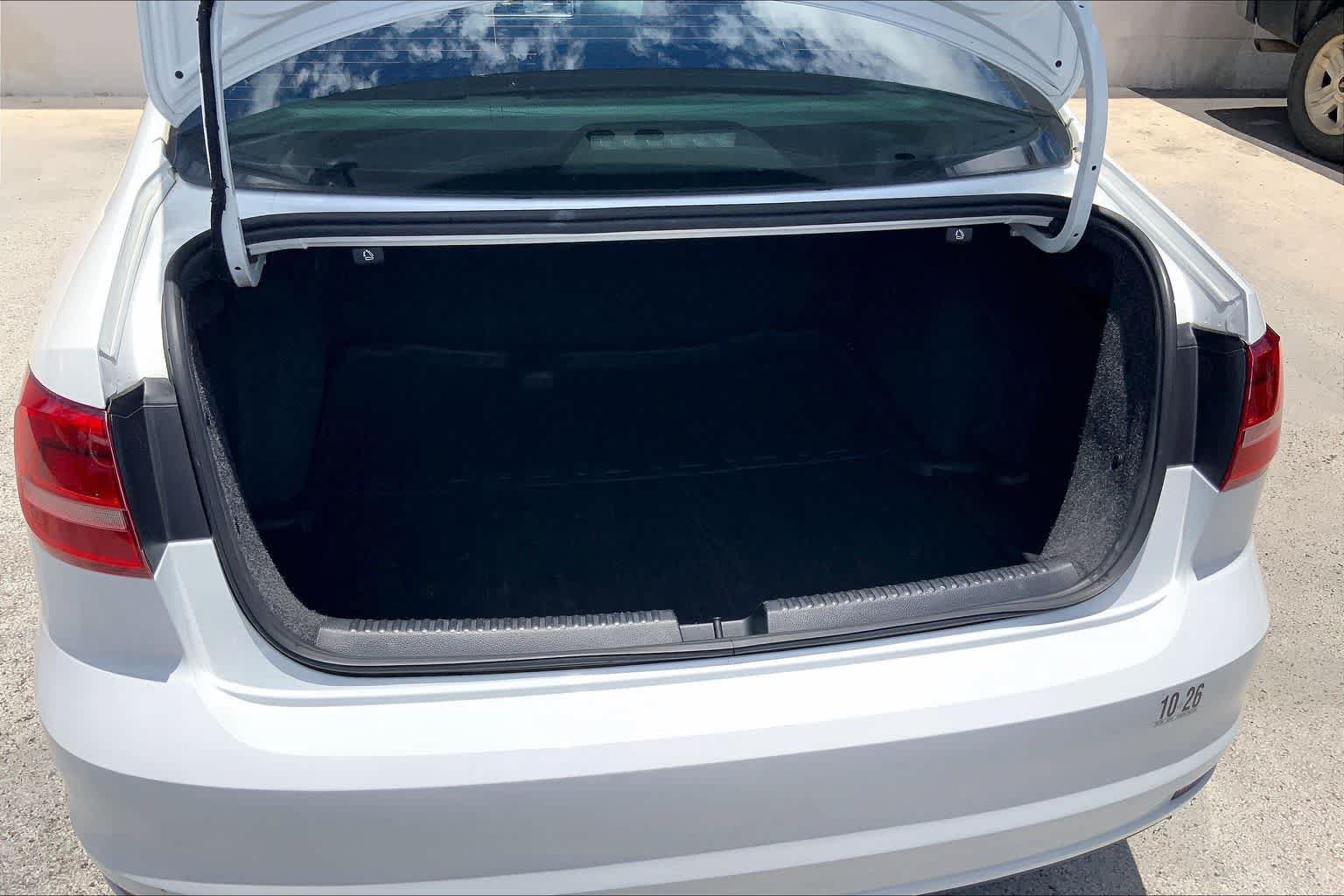 Used 2015 Volkswagen Jetta TDI S FWD image 18