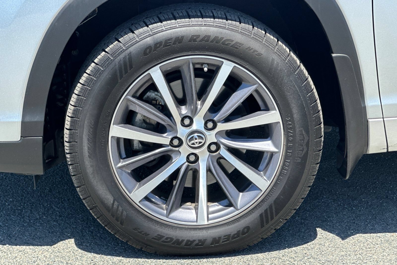 Used 2018 Toyota Highlander XLE AWD/4WD image 26