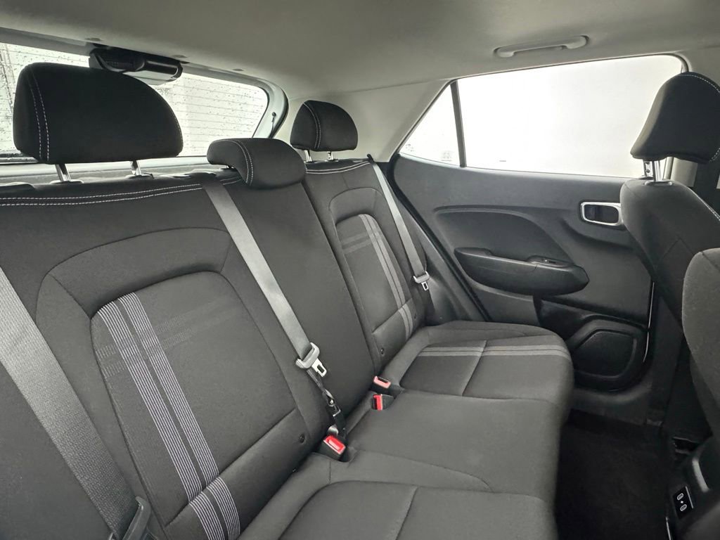 Used 2025 Hyundai Venue SEL FWD image 34