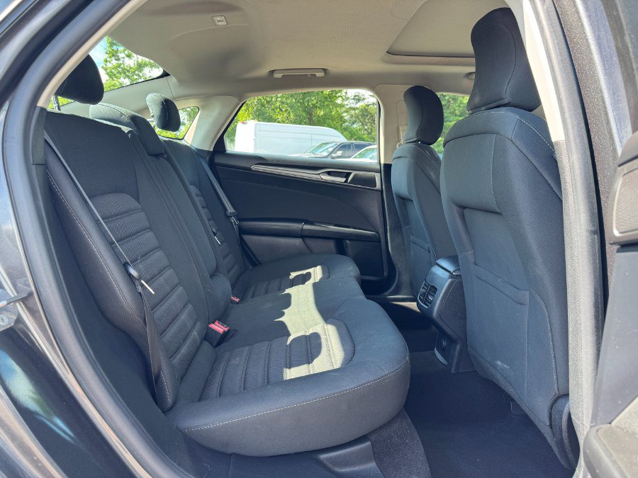 Used 2019 Ford Fusion SE FWD image 17