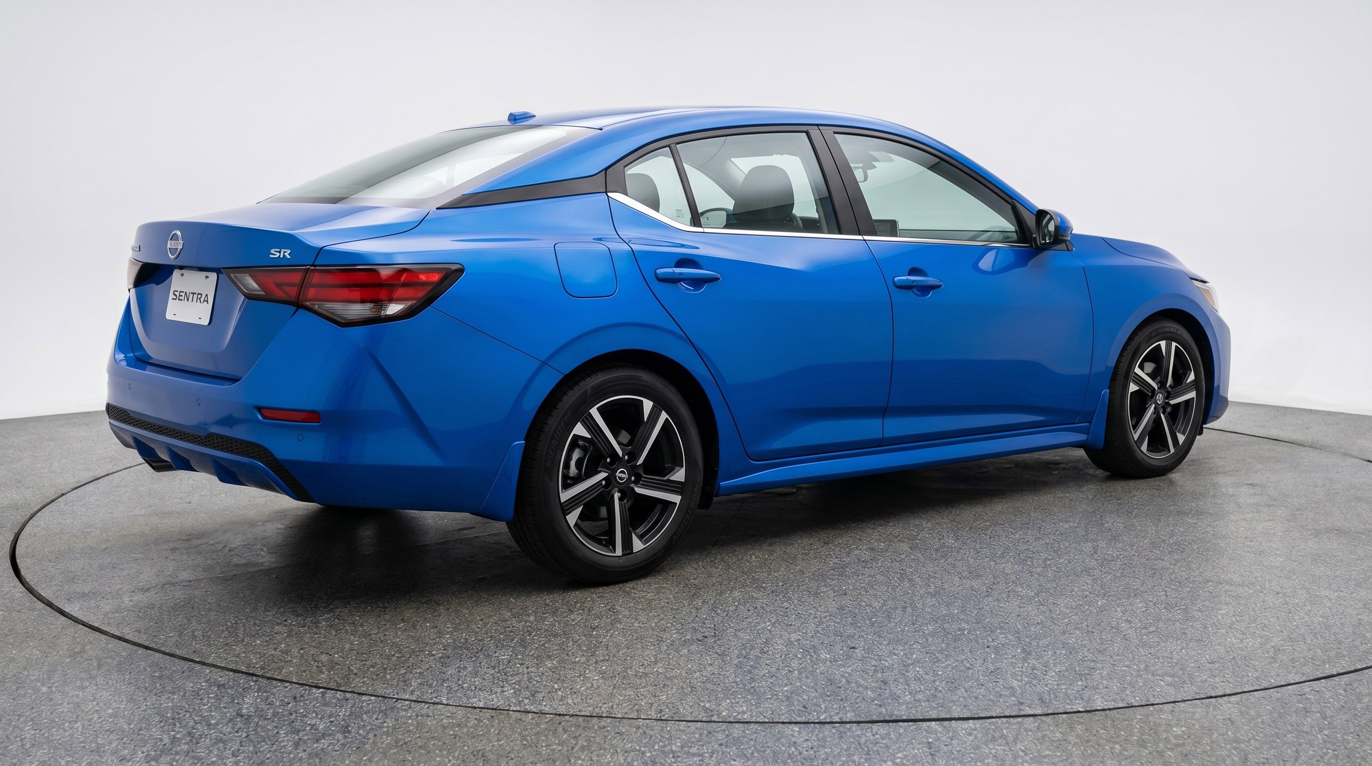 Used 2025 Nissan Sentra SV FWD image 9