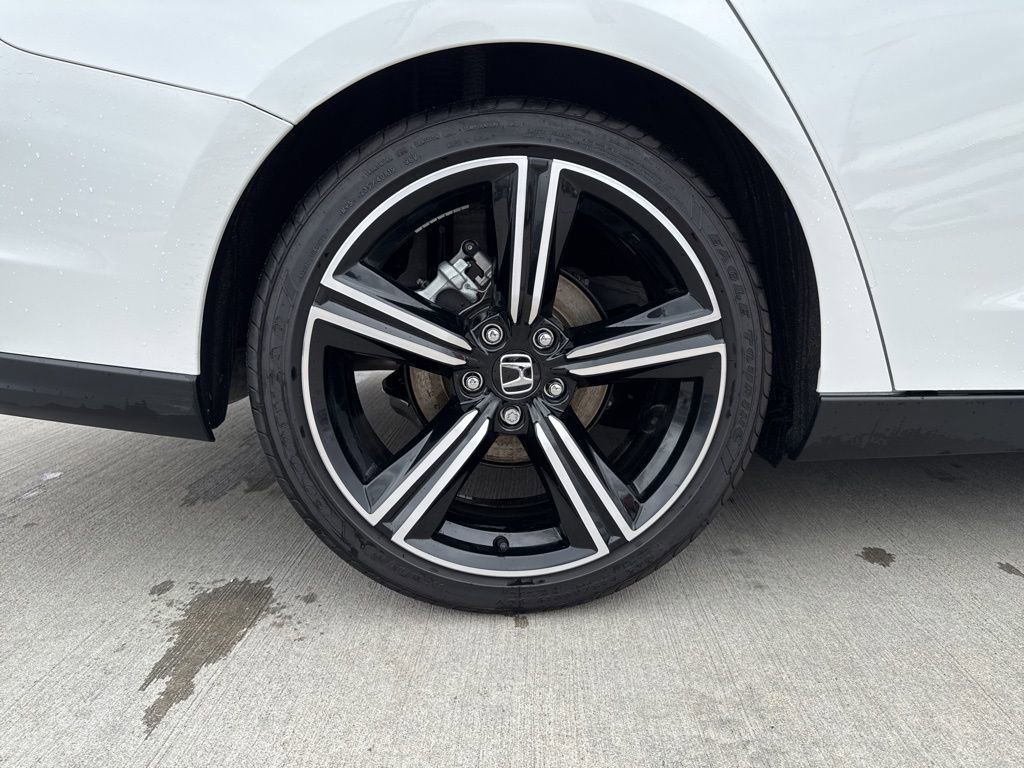 Used 2025 Honda Accord Sport image 11