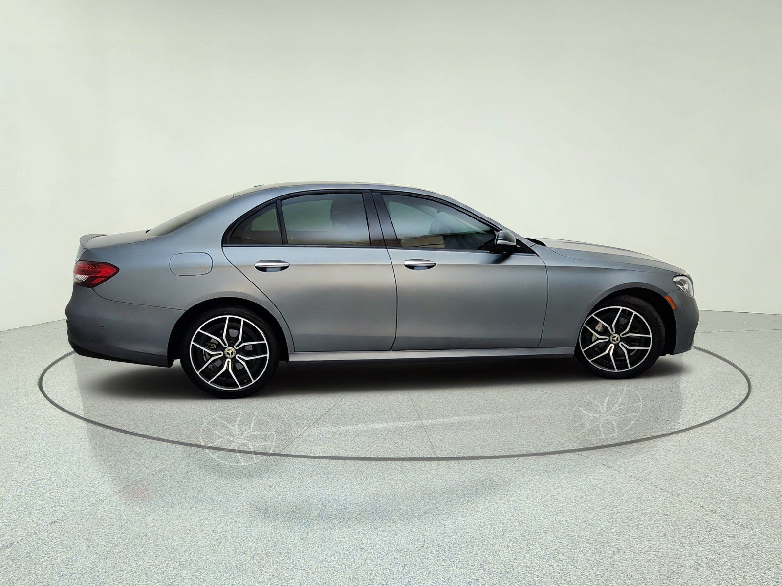 Used 2022 Mercedes-Benz E 350 Sedan image 7