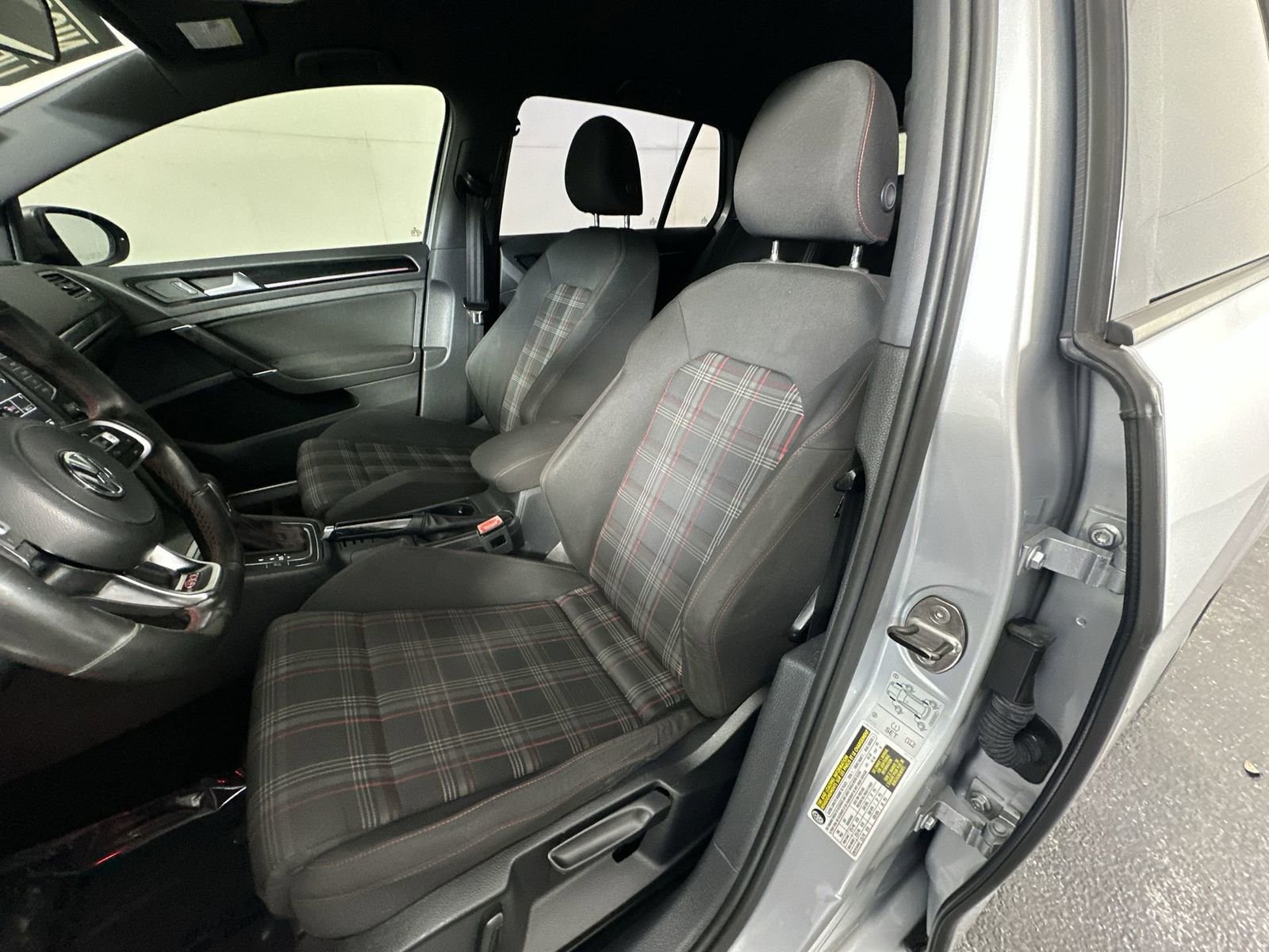 Used 2017 Volkswagen GTI S image 11