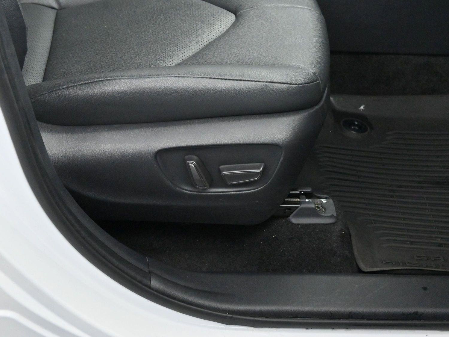 Used 2024 Toyota Grand Highlander XLE image 34