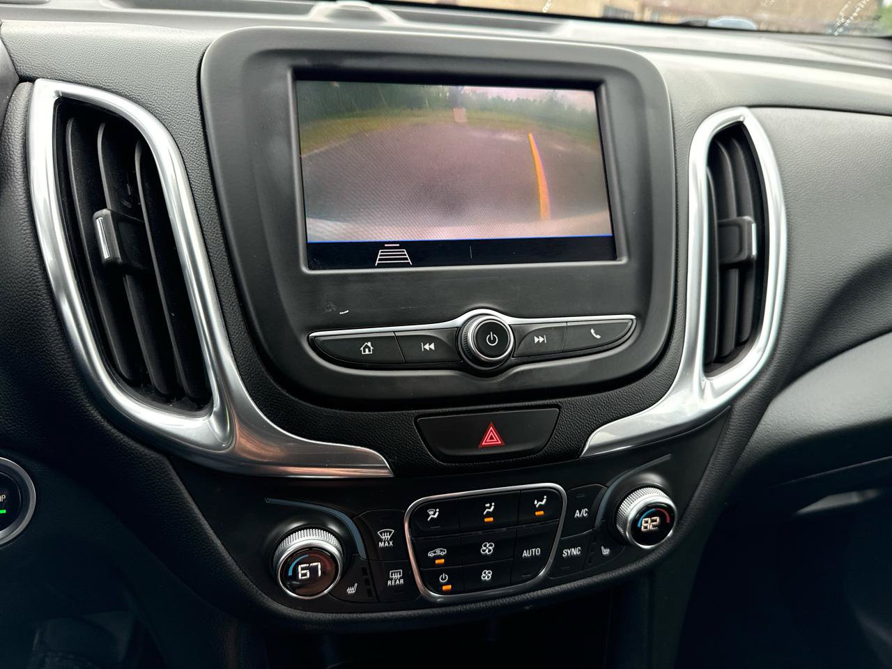 Used 2021 Chevrolet Equinox LT AWD/4WD image 18