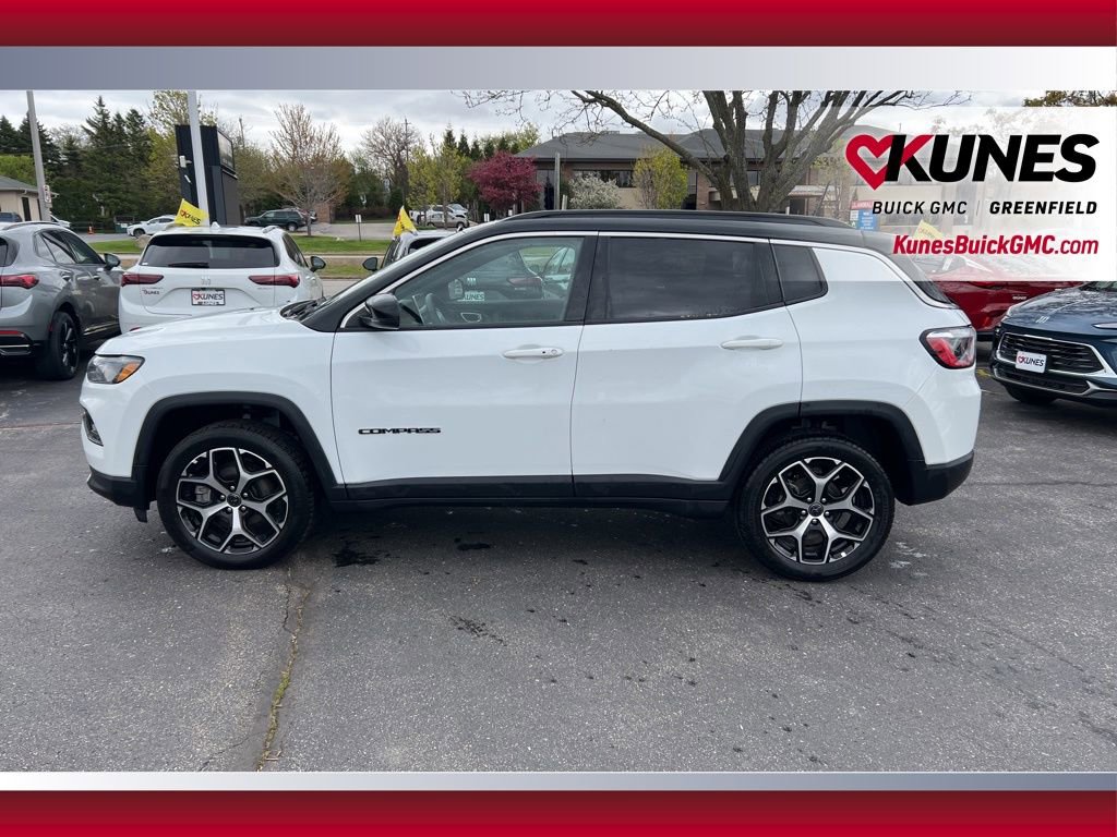 Used 2025 Jeep Compass Limited AWD/4WD image 9