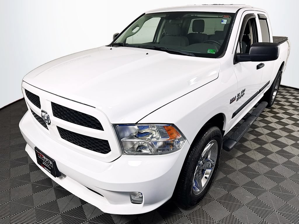 Used 2017 RAM 1500 Express w/ Express Value Package AWD/4WD image 3